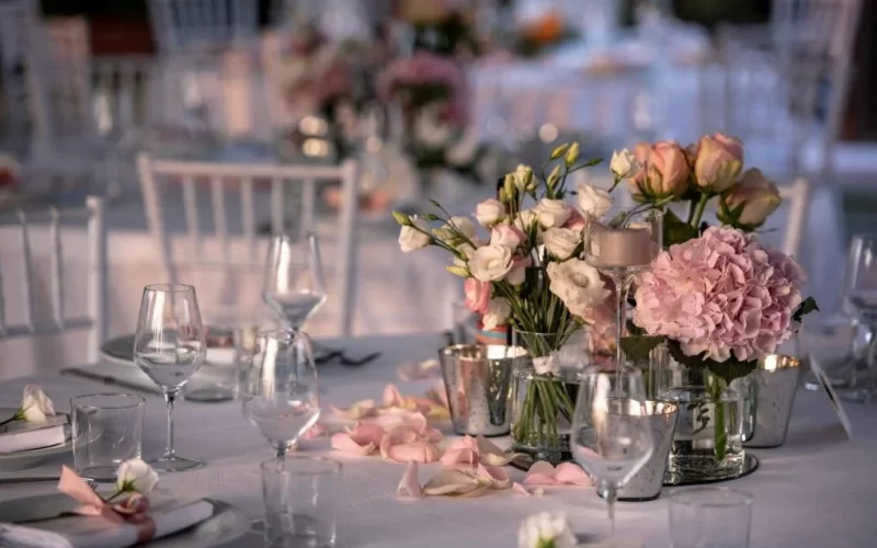 Allestimento floreale tavolo banchetto matrimonio in toscana by claudia iride lollini